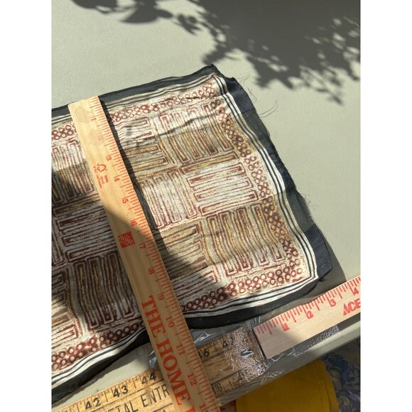 Vintage Casual Corner 100% Silk Twill Scarf Lightweight Brown Tribal Neck Wrap - Picture 6 of 6